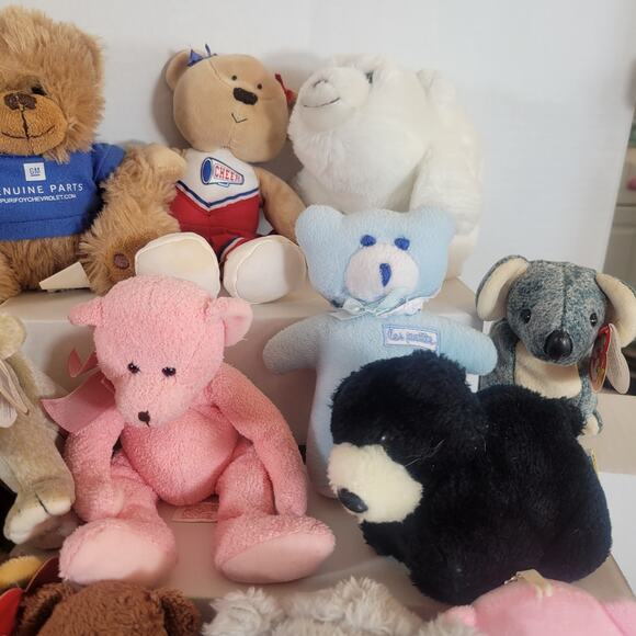 Lot of 24 Small Plush Bears - TY, Russ, Assorted Some Vintage Collectibles - Picture 4 of 16